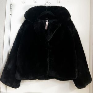 VICTORIAS SECRET BLACK 
Faux Fur Coat Jacket-Small